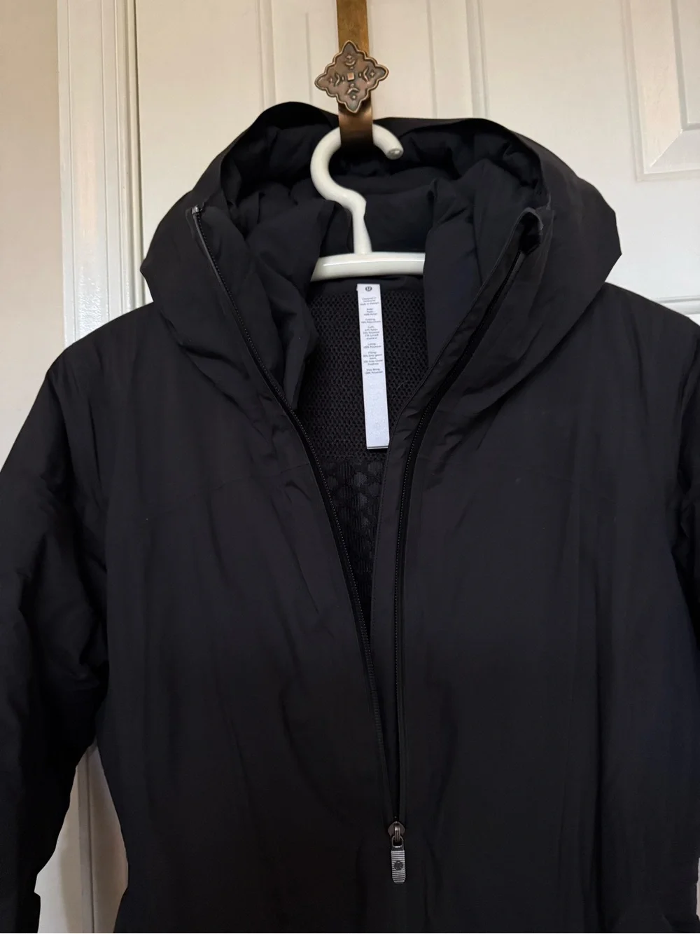 Lululemon women’s Black Long parka with Hood